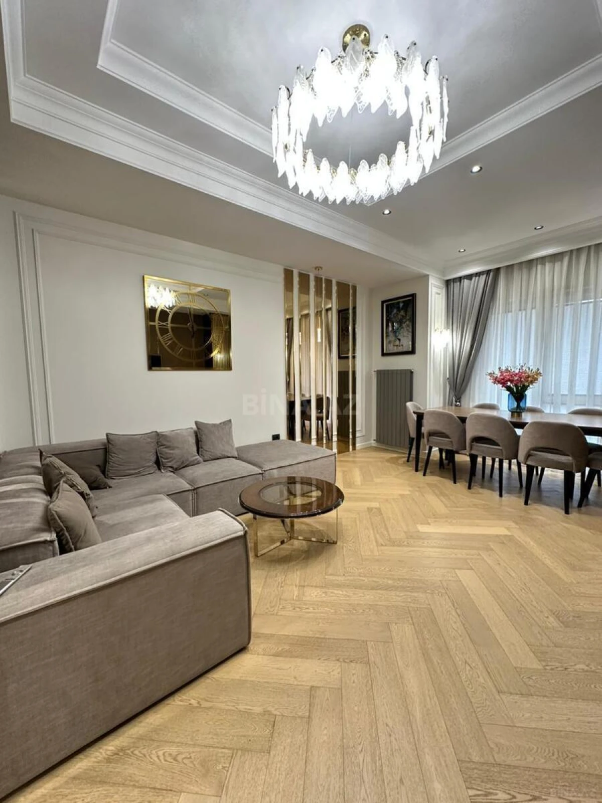 Satılır 4 otaqlı mənzil 145 m²