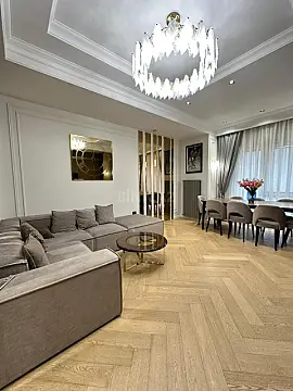 Satılır 4 otaqlı mənzil 145 m²