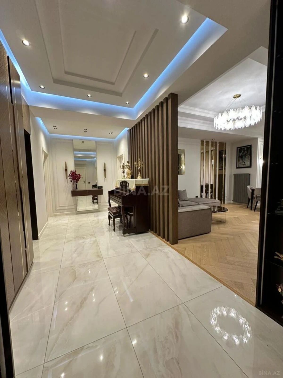 Satılır 4 otaqlı mənzil 145 m²