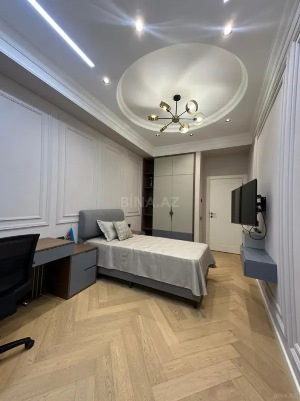 Satılır 4 otaqlı mənzil 145 m²