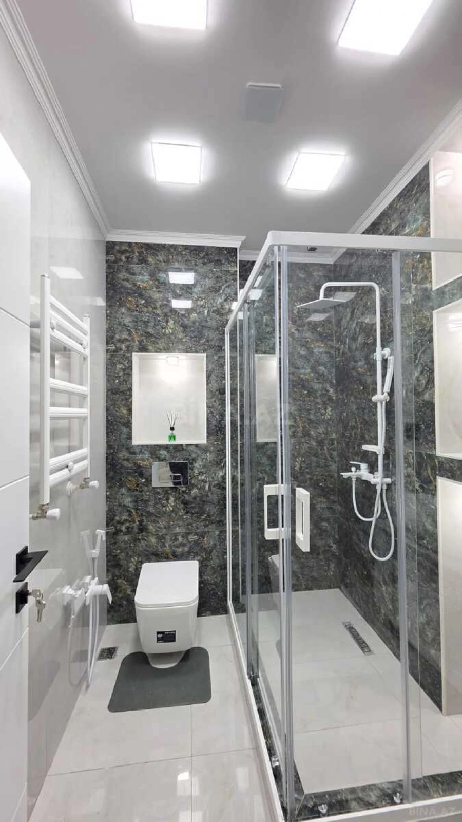 Satılır 2 otaqlı mənzil 78 m²