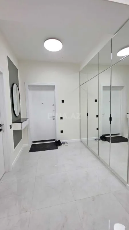 Satılır 2 otaqlı mənzil 78 m²