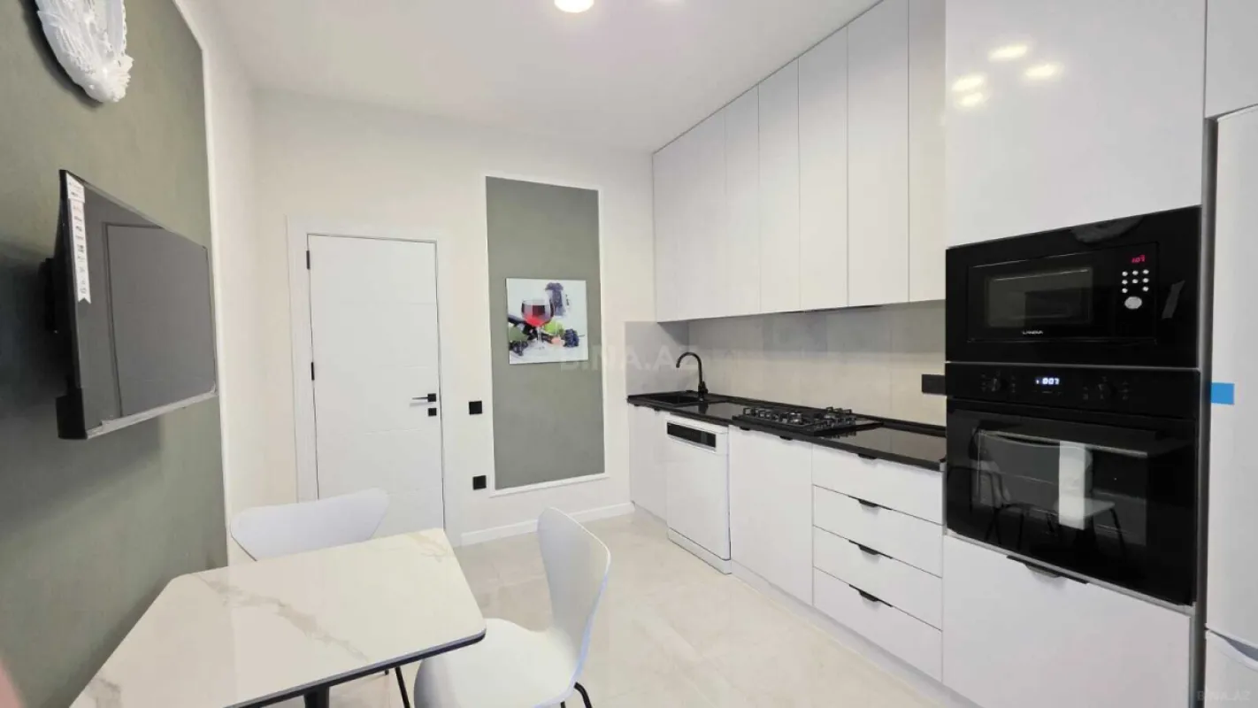 Satılır 2 otaqlı mənzil 78 m²