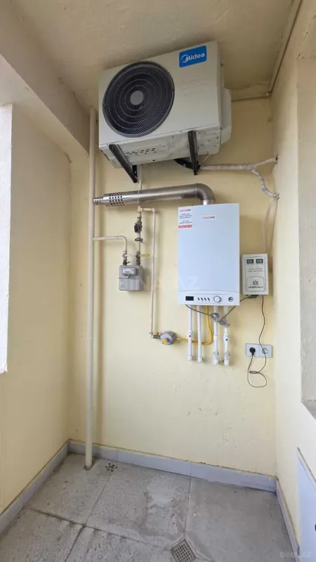 Satılır 2 otaqlı mənzil 65 m²