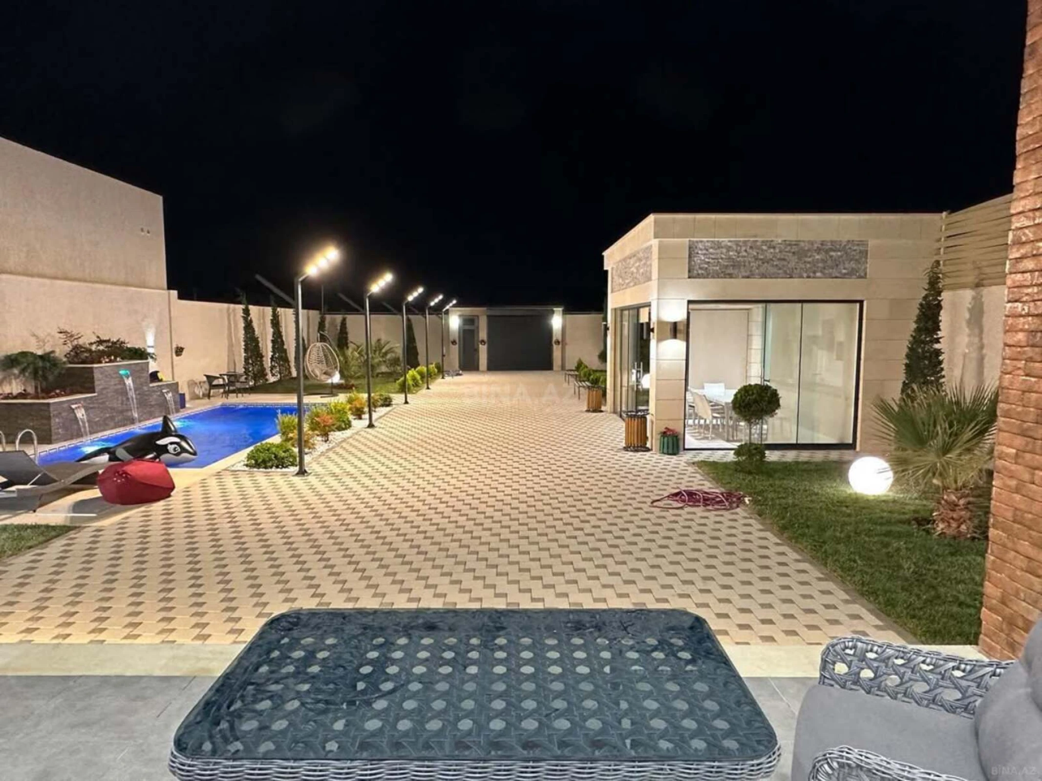 Kirayə verilir 4 otaqlı həyət evi 240 m²