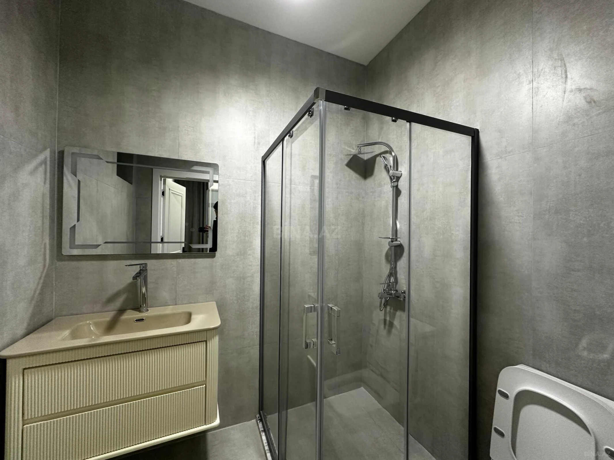 Satılır 4 otaqlı həyət evi 180 m²