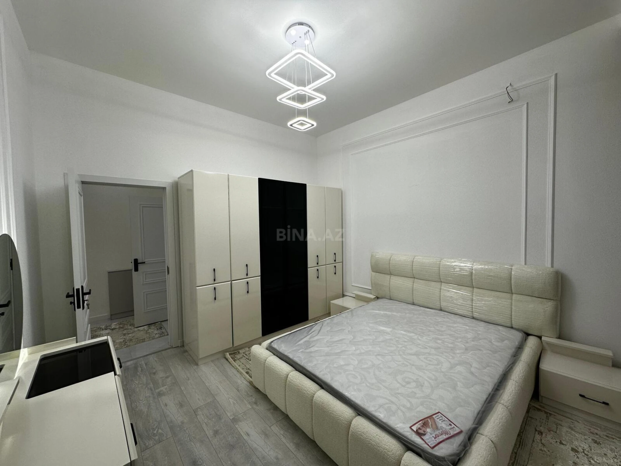 Satılır 4 otaqlı həyət evi 180 m²