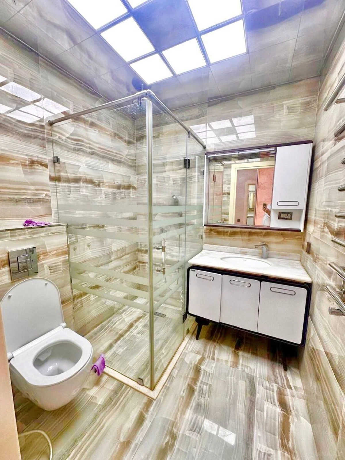 Satılır 2 otaqlı mənzil 107 m²