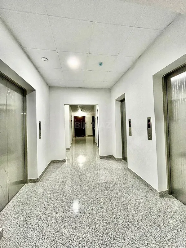 Satılır 2 otaqlı mənzil 107 m²