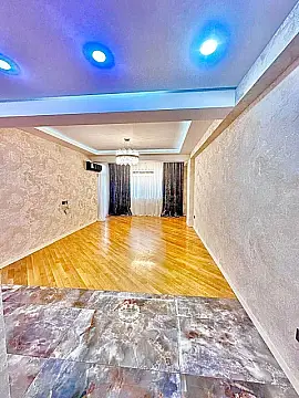 Satılır 2 otaqlı mənzil 107 m²