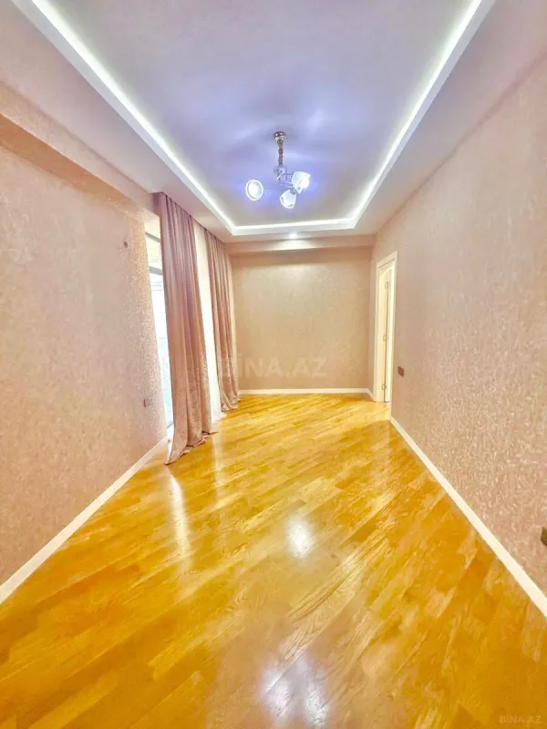 Satılır 2 otaqlı mənzil 107 m²