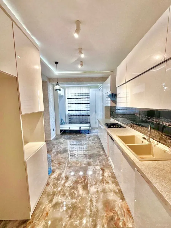 Satılır 2 otaqlı mənzil 107 m²