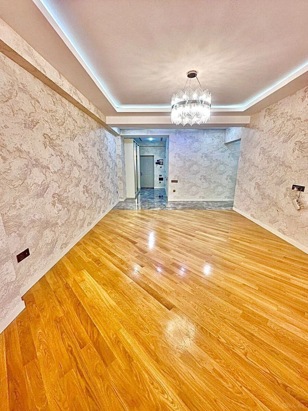 Satılır 2 otaqlı mənzil 107 m²