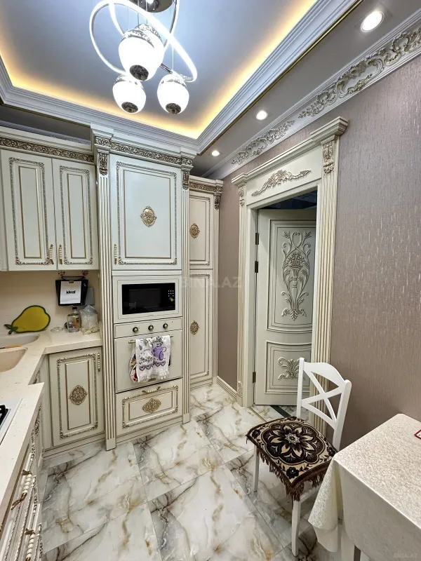 Satılır 2 otaqlı mənzil 80 m²