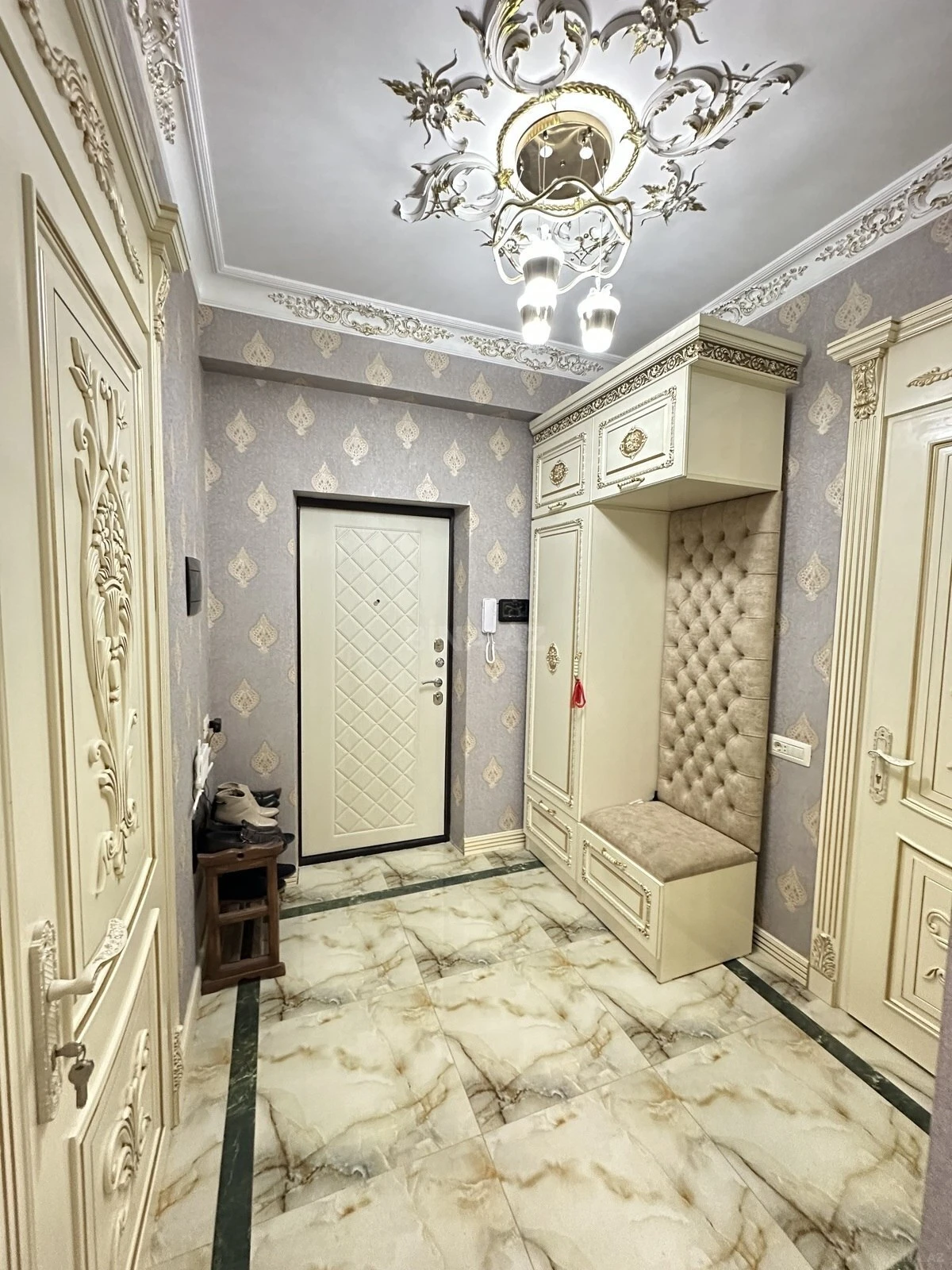 Satılır 2 otaqlı mənzil 80 m²