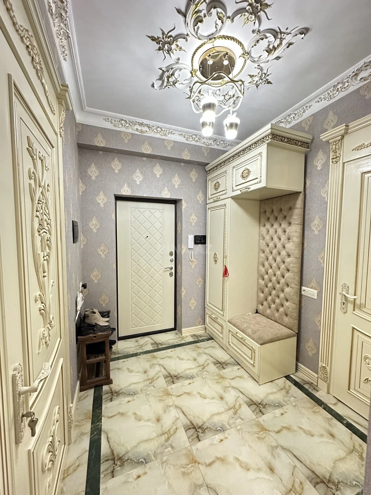 Satılır 2 otaqlı mənzil 80 m²