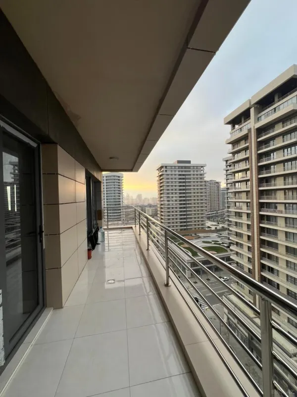 Kirayə verilir 3 otaqlı mənzil 157 m²