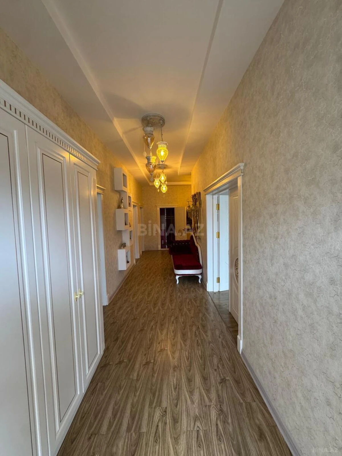 Satılır 5 otaqlı həyət evi 250 m²
