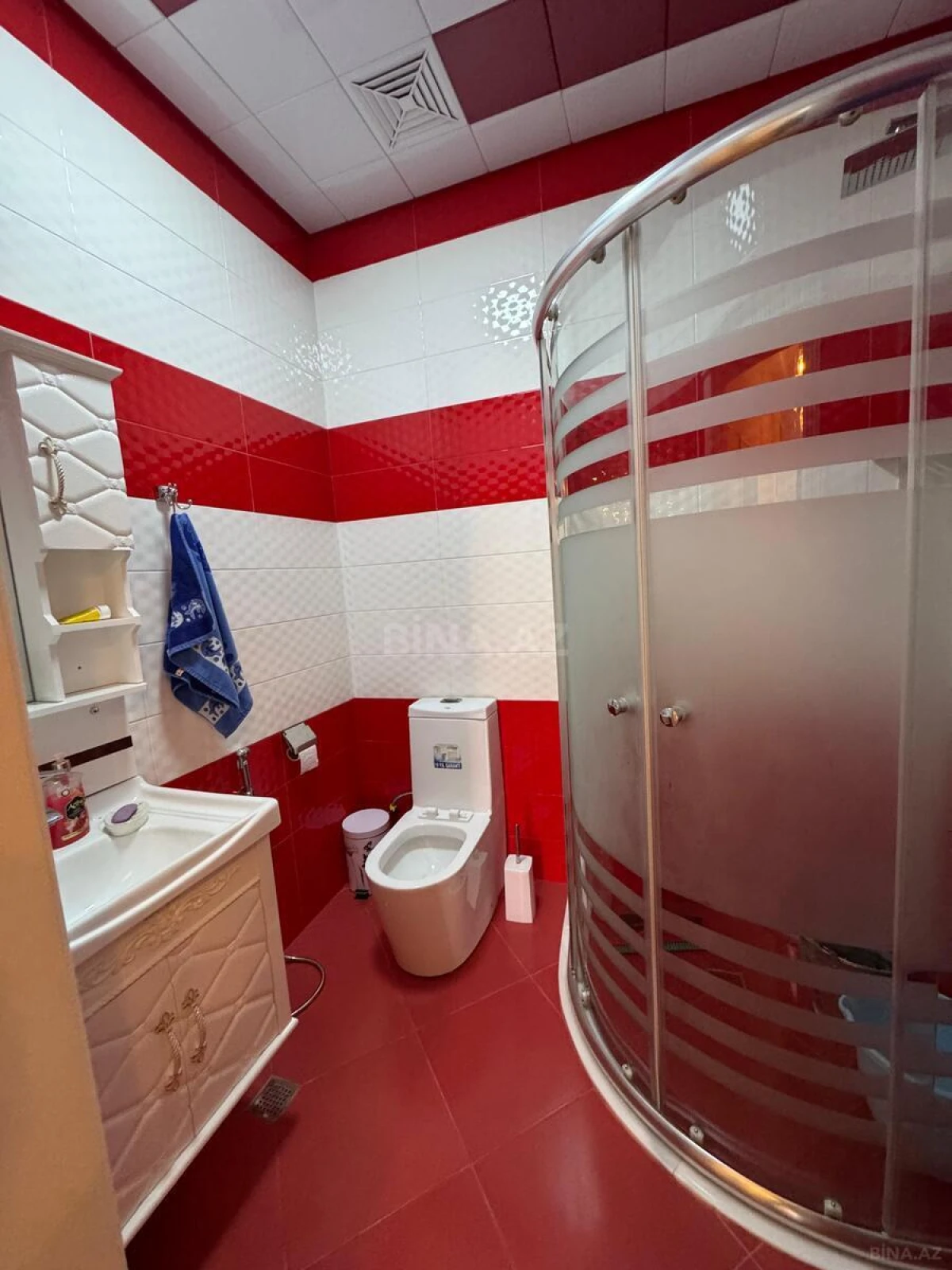 Satılır 5 otaqlı həyət evi 250 m²