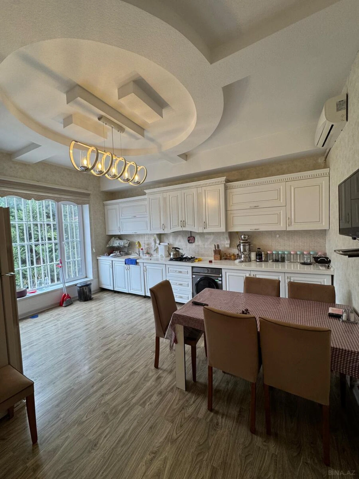 Satılır 5 otaqlı həyət evi 250 m²