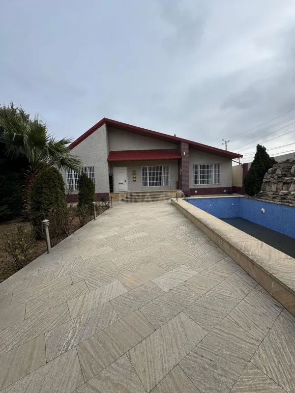 Satılır 5 otaqlı həyət evi 250 m²