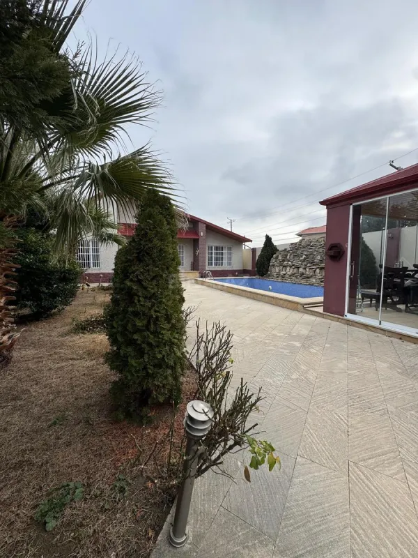 Satılır 5 otaqlı həyət evi 250 m²