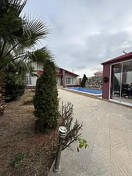 Satılır 5 otaqlı həyət evi 250 m²