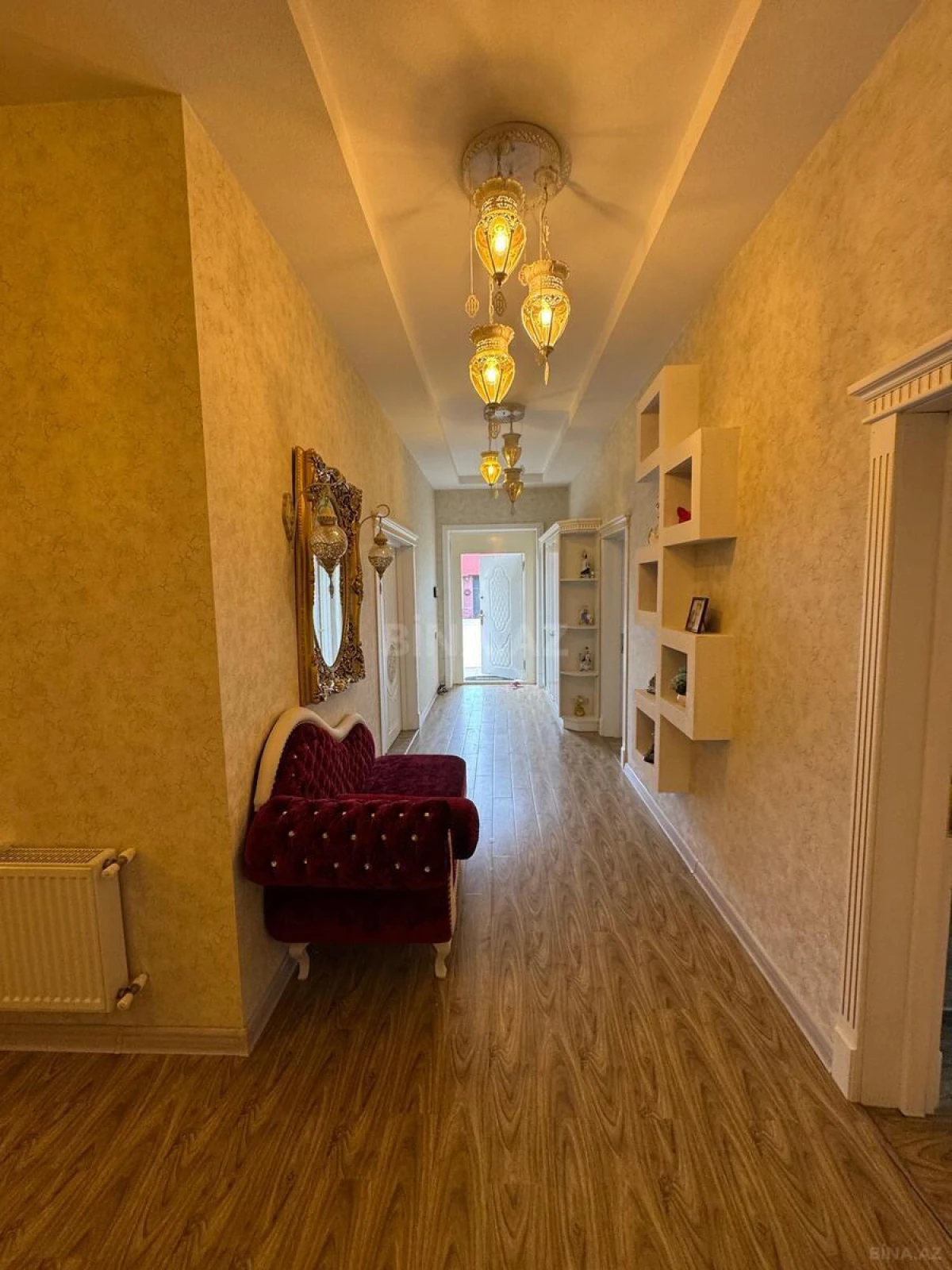 Satılır 5 otaqlı həyət evi 250 m²