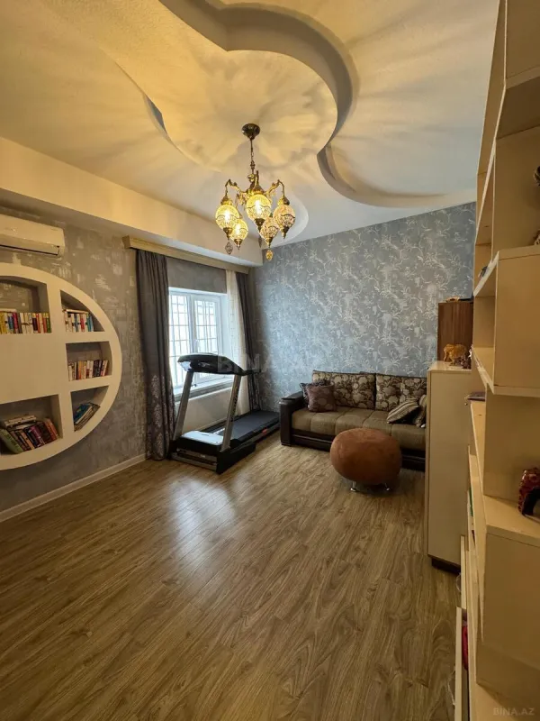 Satılır 5 otaqlı həyət evi 250 m²