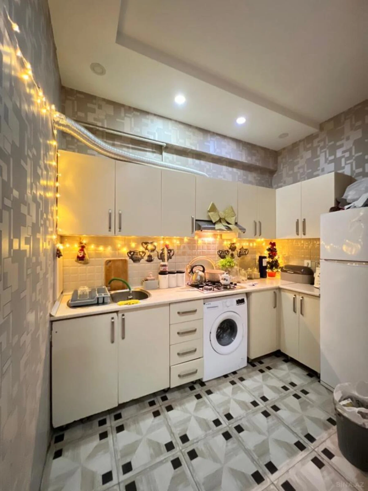 Satılır 2 otaqlı mənzil 70 m²