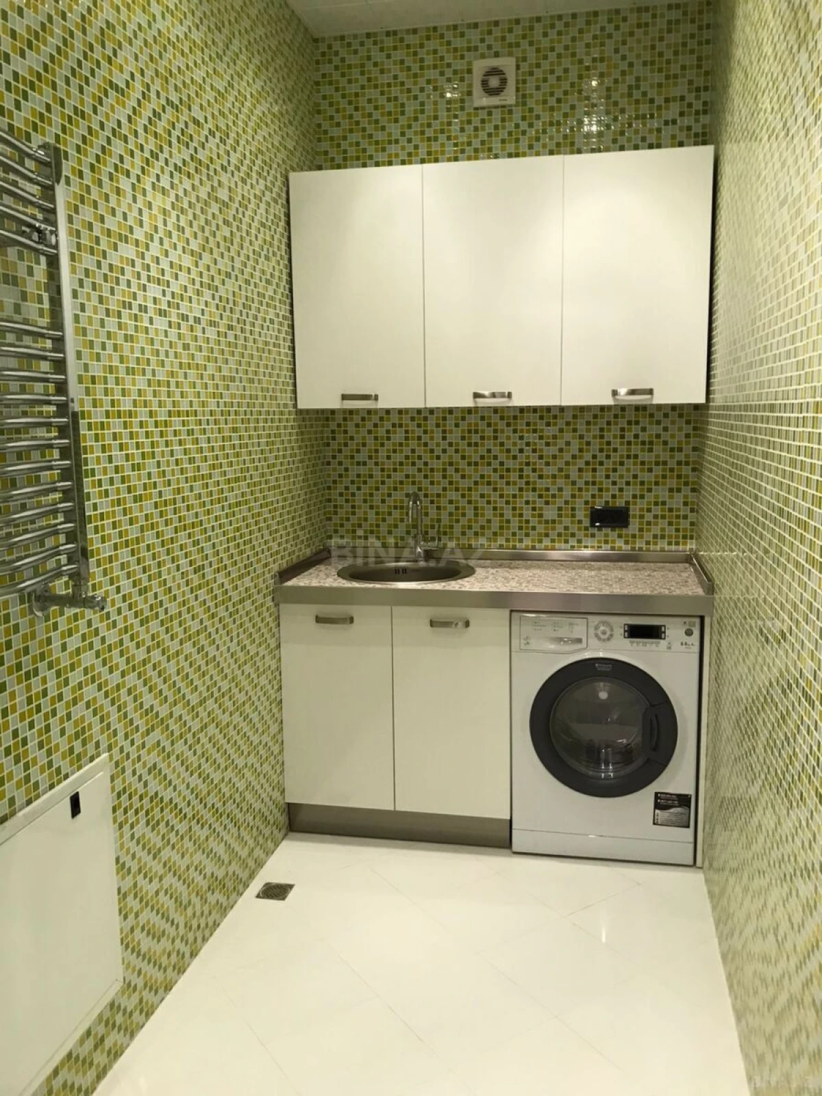 Satılır 3 otaqlı mənzil 127 m²