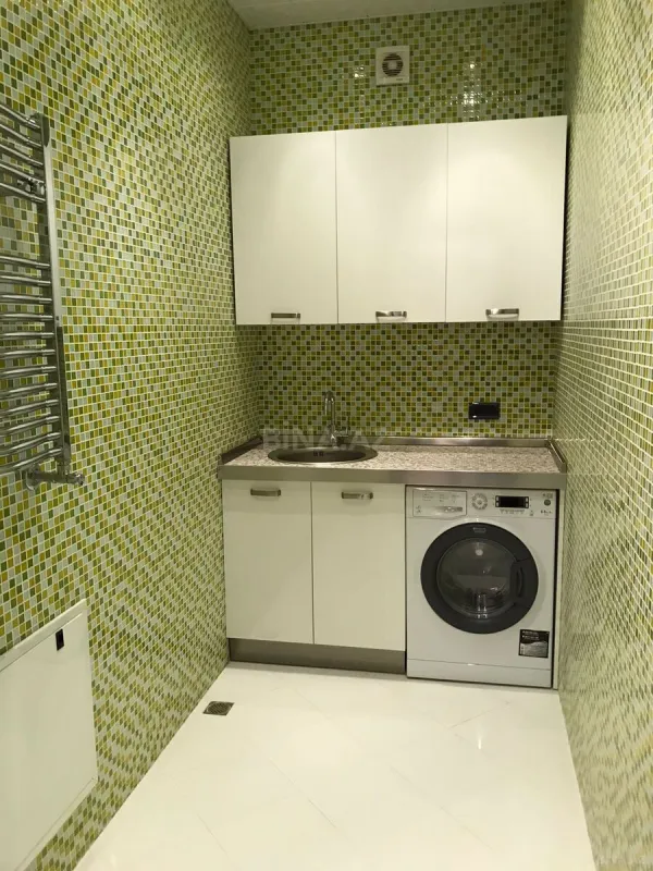 Satılır 3 otaqlı mənzil 127 m²