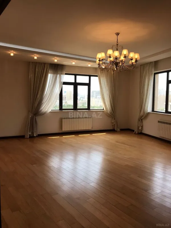 Satılır 3 otaqlı mənzil 127 m²