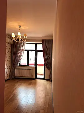 Satılır 3 otaqlı mənzil 127 m²