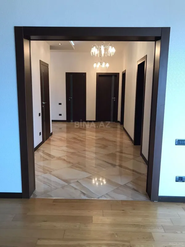Satılır 3 otaqlı mənzil 127 m²