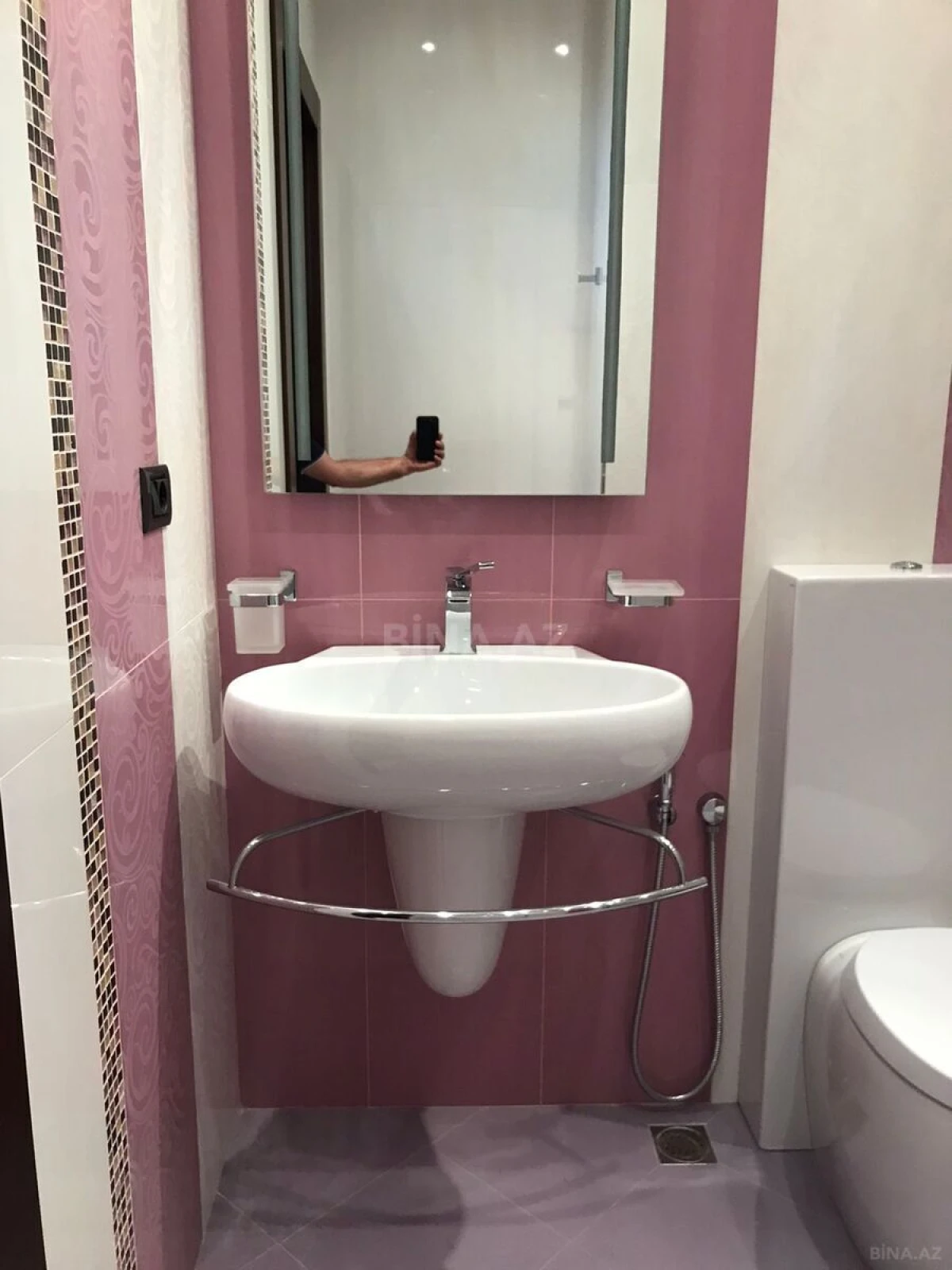 Satılır 3 otaqlı mənzil 127 m²