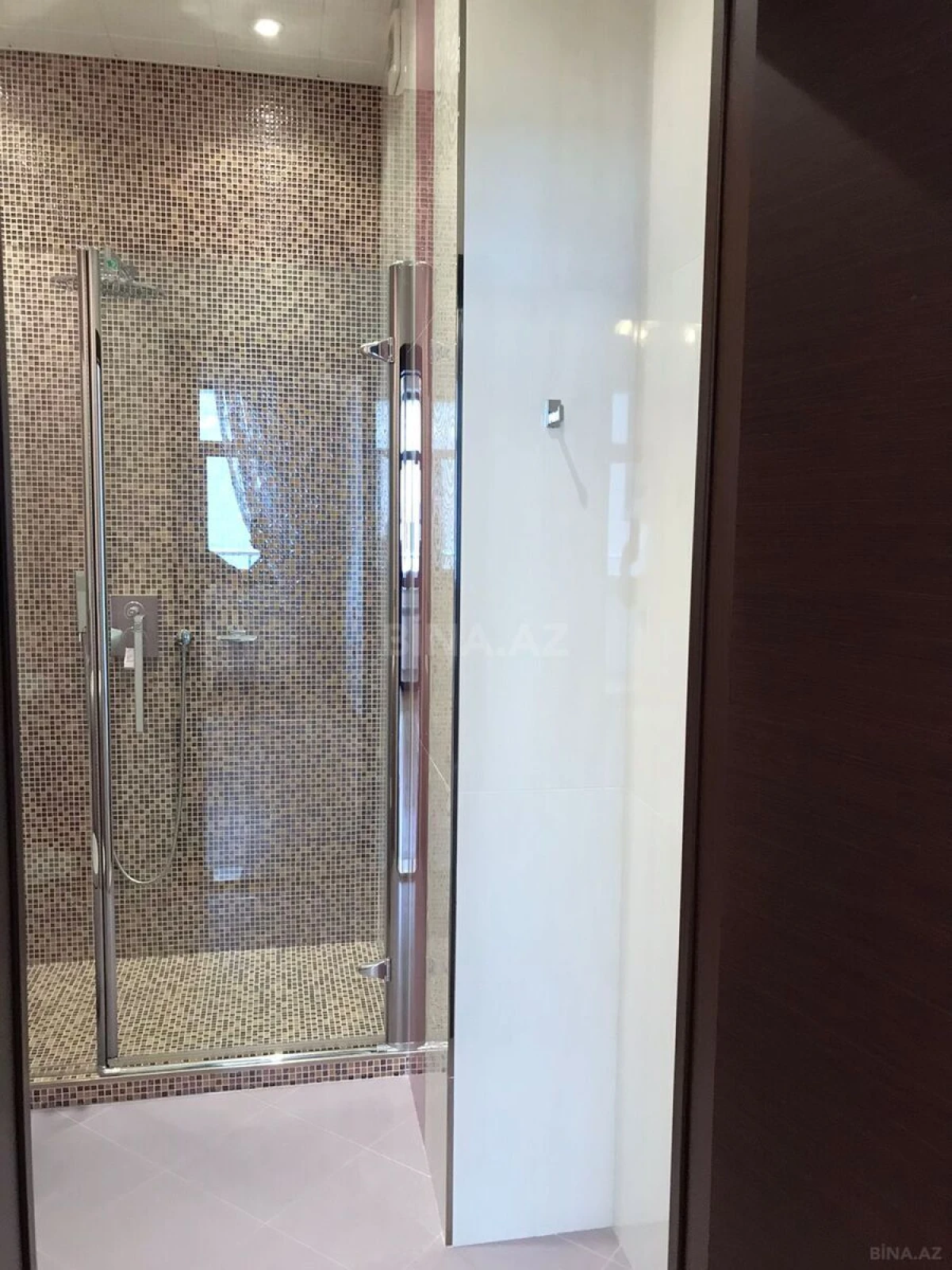 Satılır 3 otaqlı mənzil 127 m²