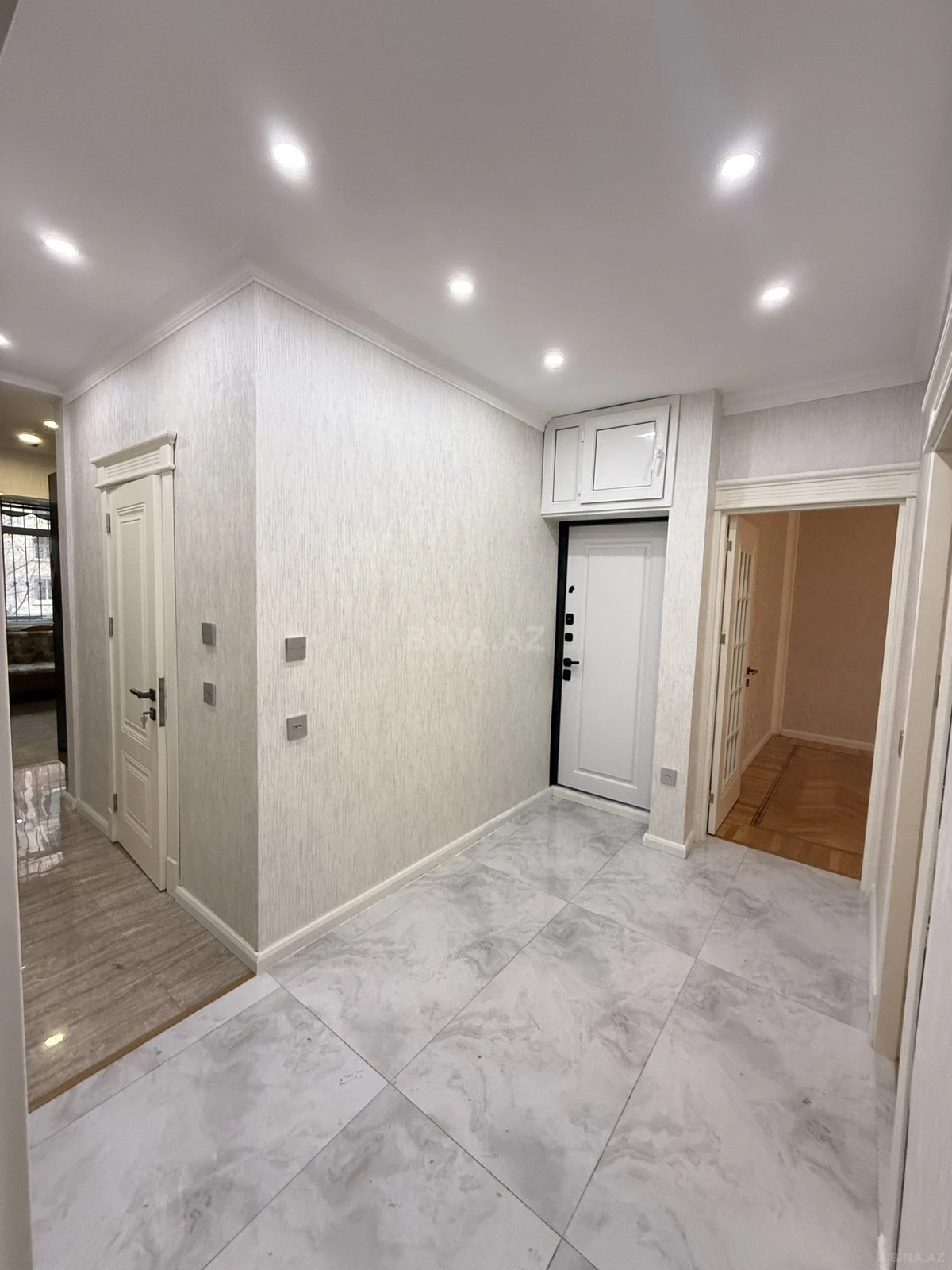 Satılır 4 otaqlı mənzil 100 m²