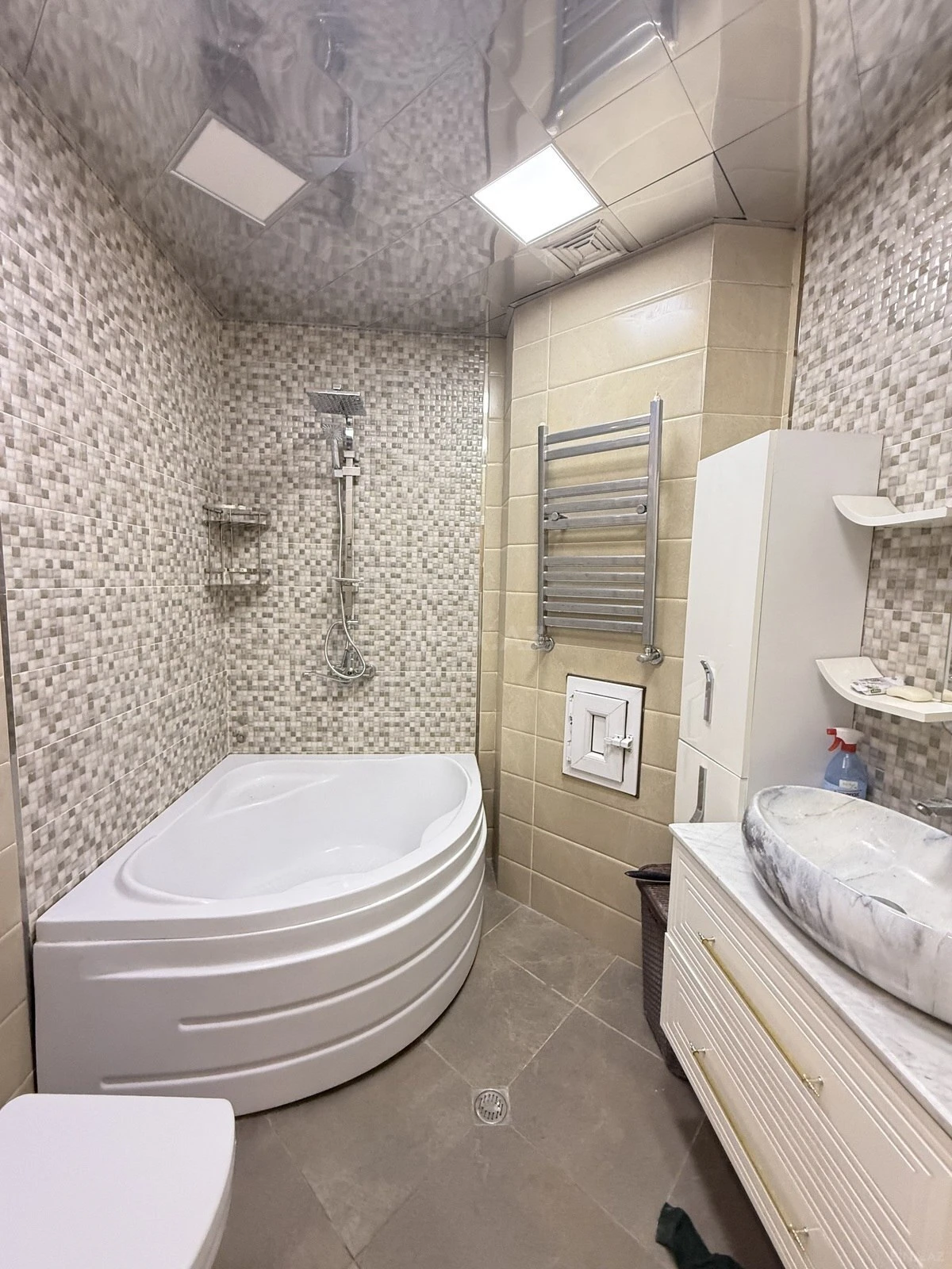 Satılır 4 otaqlı mənzil 100 m²