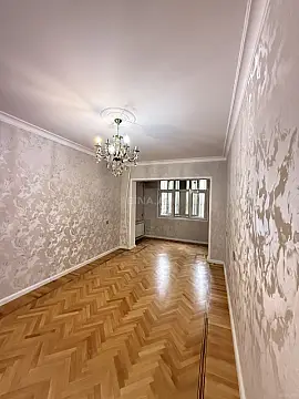 Satılır 4 otaqlı mənzil 100 m²
