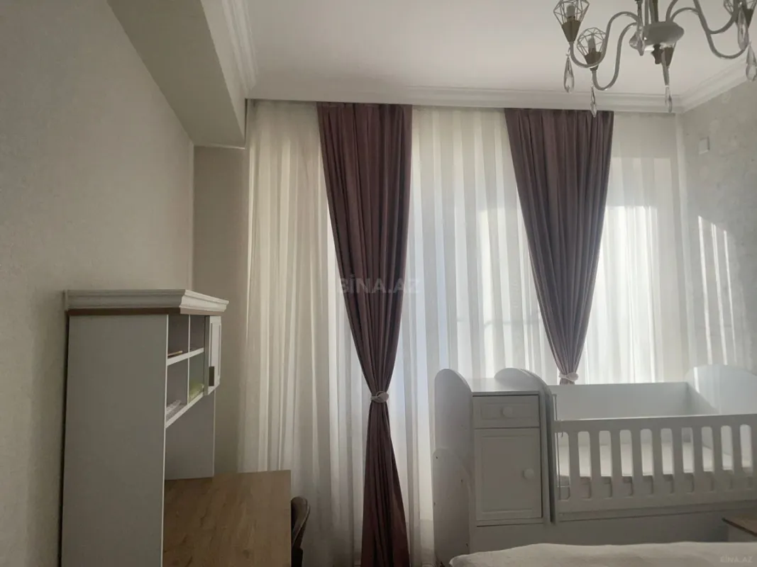 Satılır 3 otaqlı mənzil 94 m²