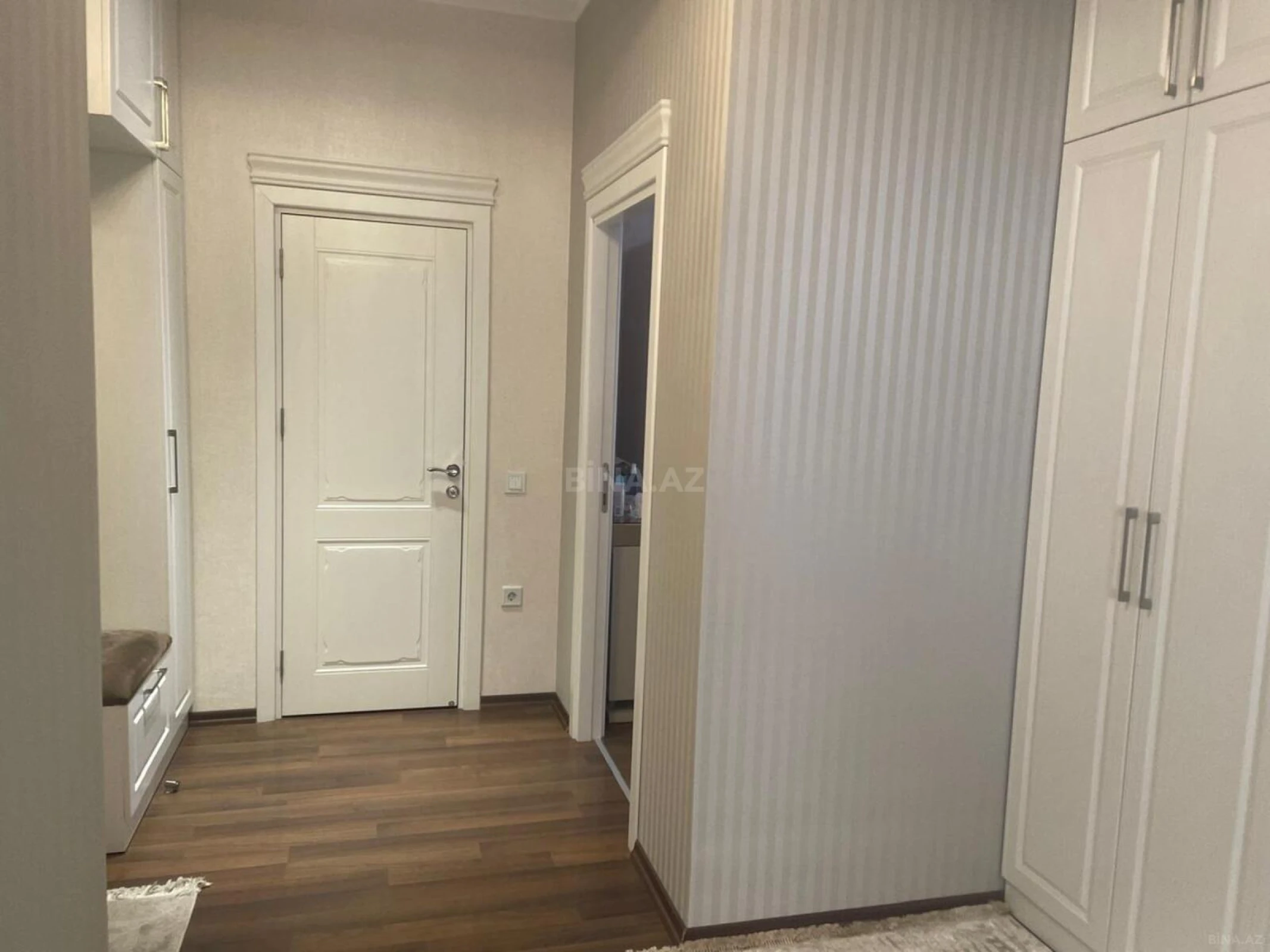 Satılır 3 otaqlı mənzil 94 m²