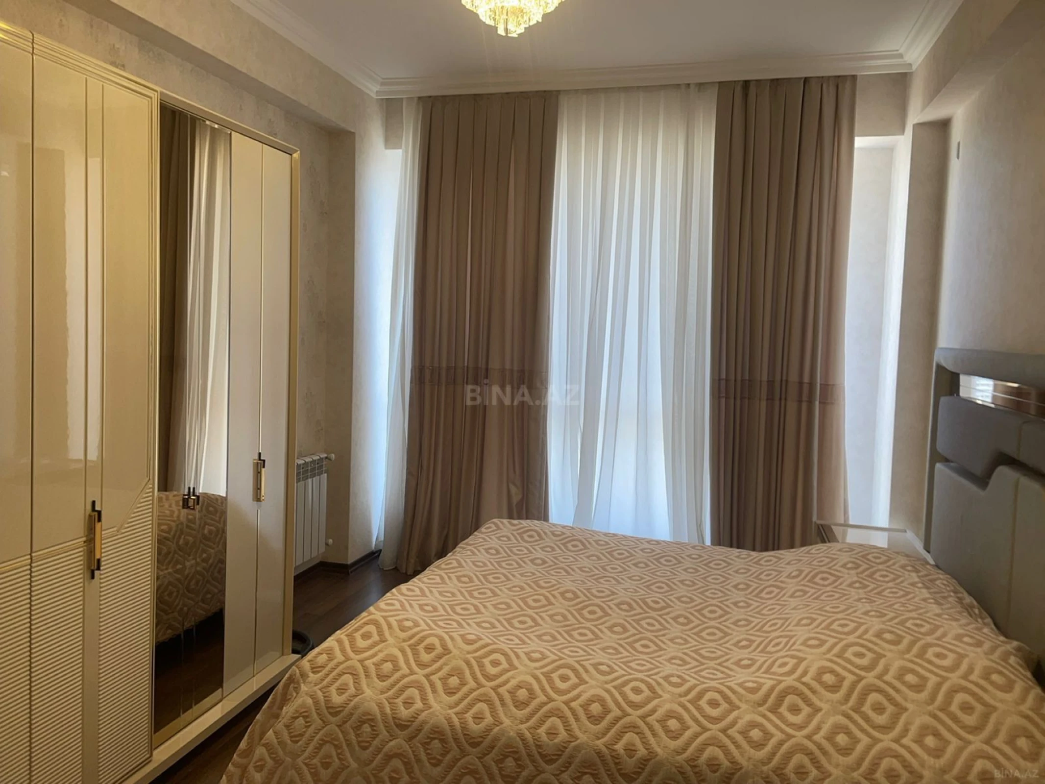 Satılır 3 otaqlı mənzil 94 m²
