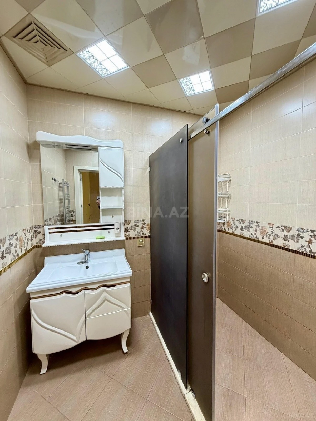 Satılır 3 otaqlı mənzil 110 m²