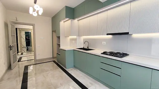 Satılır 3 otaqlı mənzil 128 m²