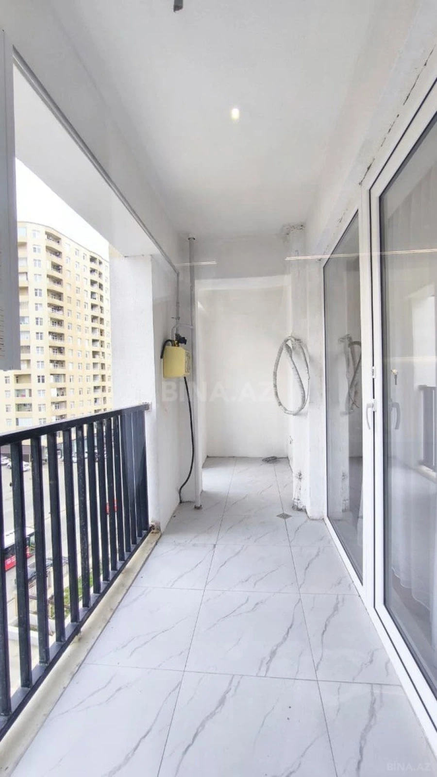 Satılır 3 otaqlı mənzil 128 m²