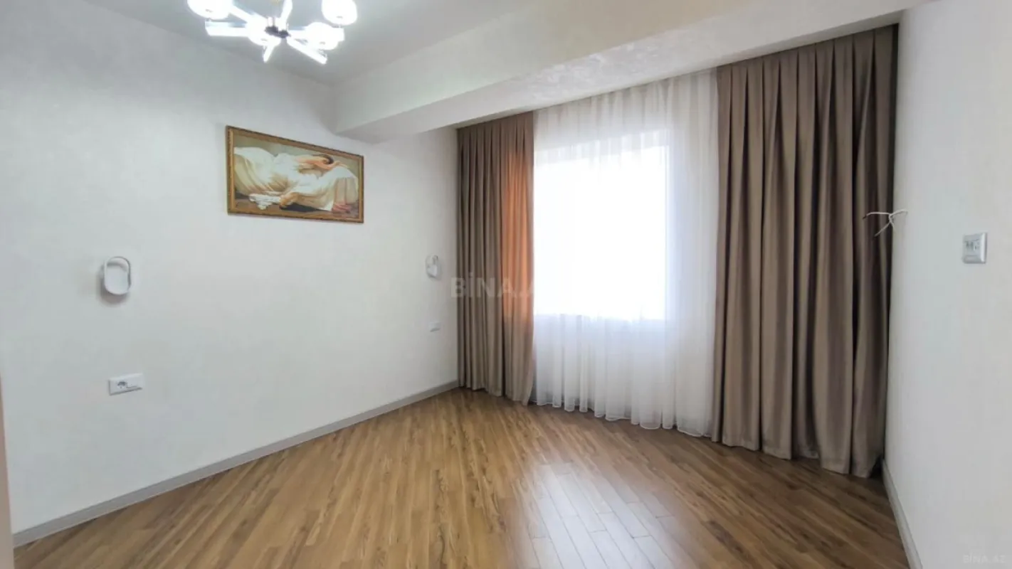 Satılır 3 otaqlı mənzil 128 m²