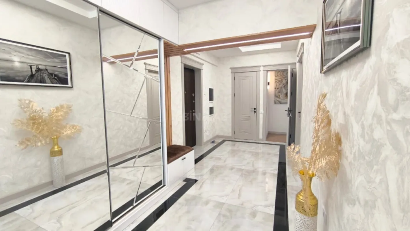 Satılır 3 otaqlı mənzil 128 m²