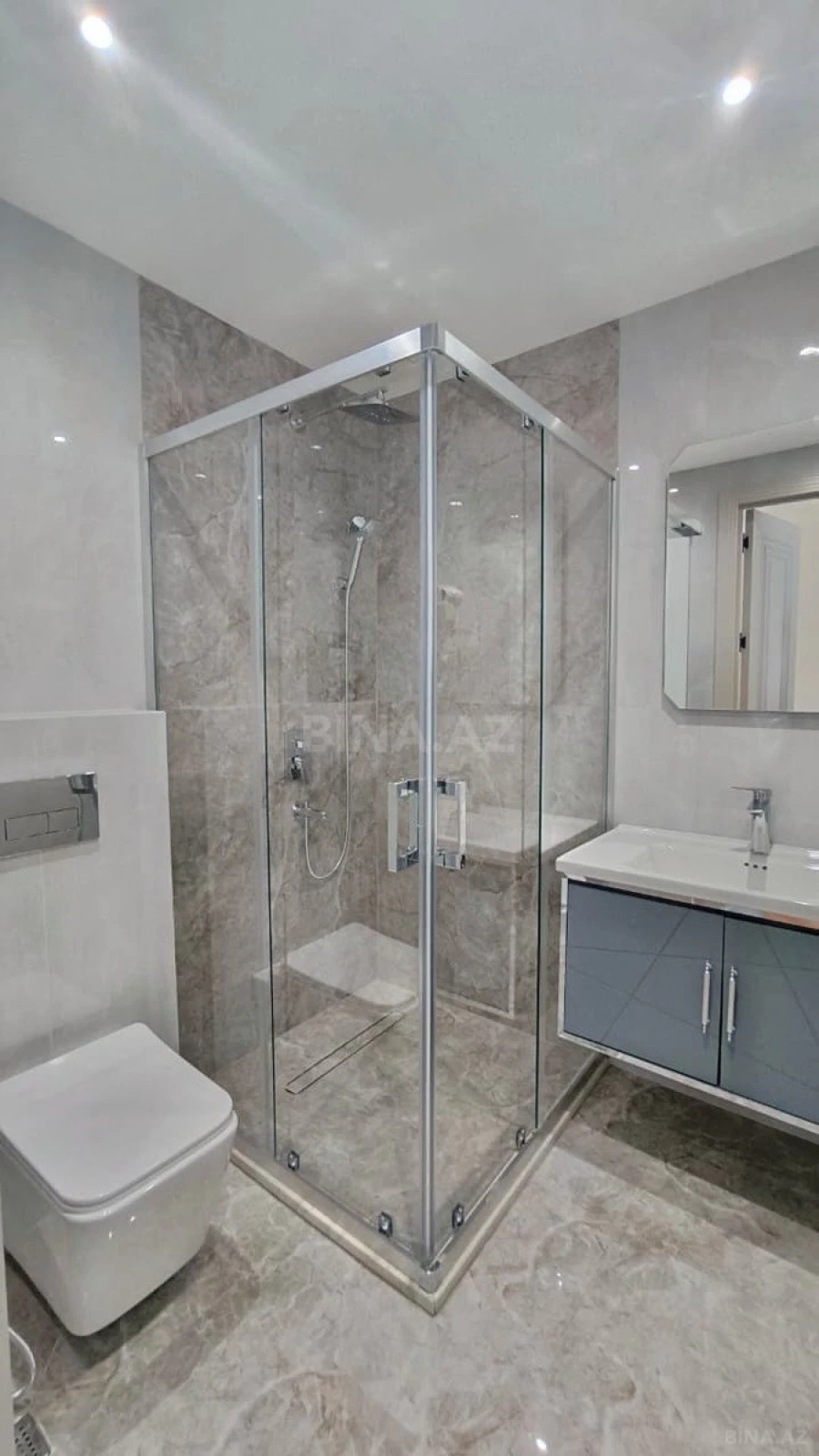 Satılır 3 otaqlı mənzil 128 m²