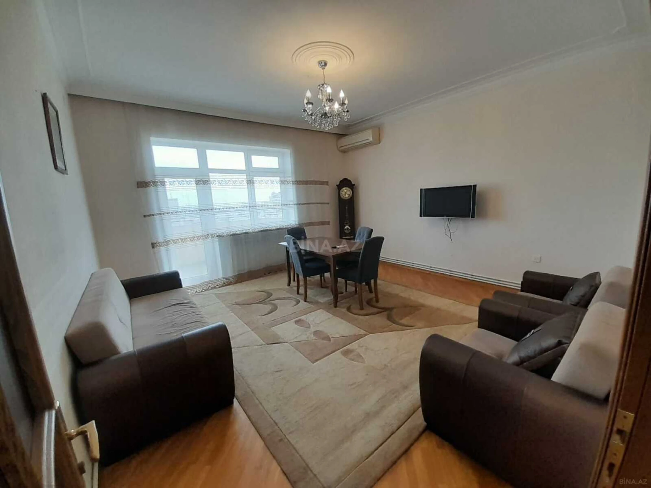 Kirayə verilir 3 otaqlı mənzil 135 m²